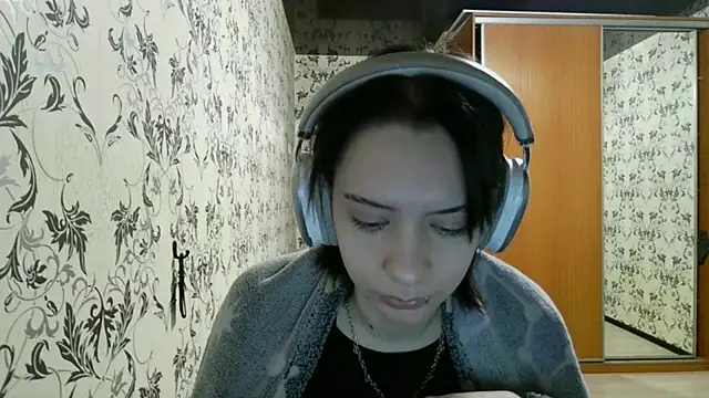 LxayBloom online show from April 15, 2:40 am