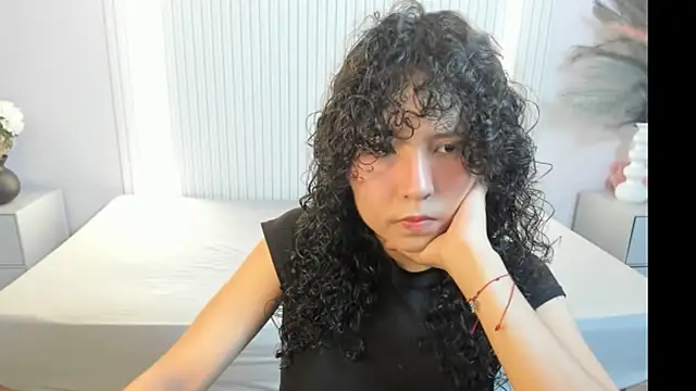 Snapshot of ZoeFox5 chatting on January 11, 12:10 pm ZoeFox5 online show from January 11, 12:10 pm