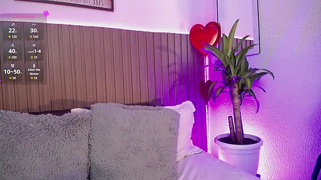 Snapshot of IndieMiller chatting on February 25, 11:20 am IndieMiller online show from February 25, 11:20 am