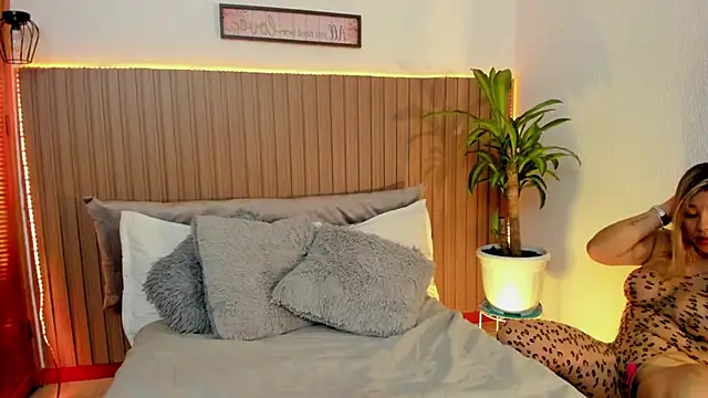 IndieMiller online show from April 8, 12:05 pm