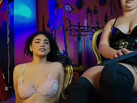 Snapshot of miss_n_submissive chatting on January 15, 12:10 pm miss n submissive online show from January 15, 12:10 pm