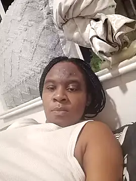 Snapshot of princess-boobz chatting on February 17, 6:03 pm princess-boobz online show from February 17, 6:03 pm