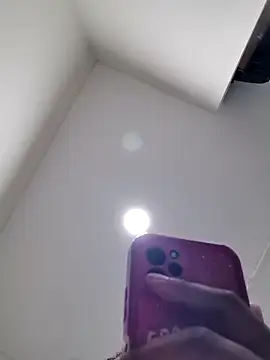 Snapshot of princess-boobz chatting on February 28, 9:49 pm princess-boobz online show from February 28, 9:49 pm