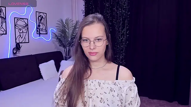 AyumiBlossom online show from February 19, 11:50 am