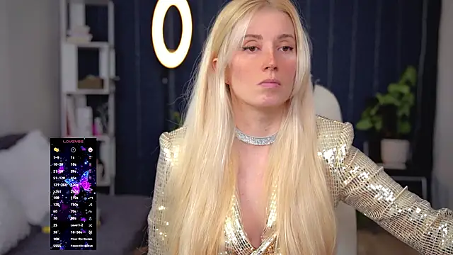 Snapshot of MyMouth chatting on February 3, 3:39 pm MyMouth online show from February 3, 3:39 pm