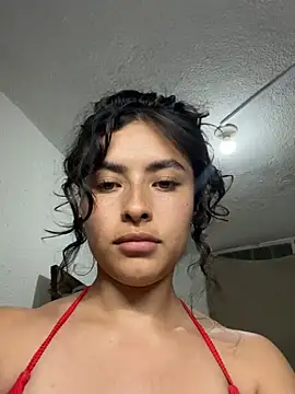 Snapshot of auroramooon chatting on February 18, 1:56 am auroramooon online show from February 18, 1:56 am