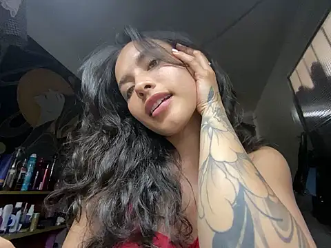 Snapshot of auroramooon chatting on February 19, 6:15 pm auroramooon online show from February 19, 6:15 pm