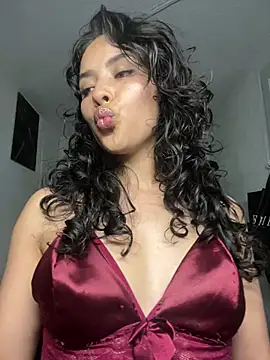 Snapshot of auroramooon chatting on February 28, 12:22 am auroramooon online show from February 28, 12:22 am