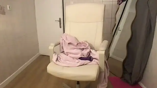 Snapshot of Babypinypon chatting on January 18, 11:52 pm Babypinypon online show from January 18, 11:52 pm