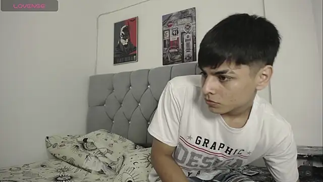 Snapshot of Loganjhonson19 chatting on January 7, 2:36 am Loganjhonson19 online show from January 7, 2:36 am