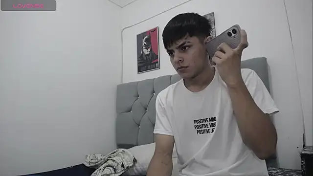 Snapshot of Loganjhonson19 chatting on January 9, 3:09 am Loganjhonson19 online show from January 9, 3:09 am