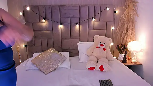 MiiaGreys online show from March 27, 7:35 pm