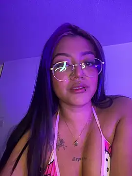 queen of you heart online show from April 2, 5:54 pm