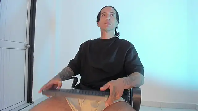 Snapshot of Sean_royal chatting on January 6, 12:09 pm Sean royal online show from January 6, 12:09 pm