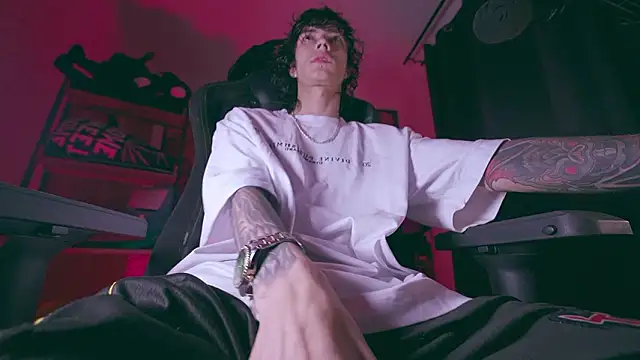 Olliver   y online show from March 3, 12:50 am