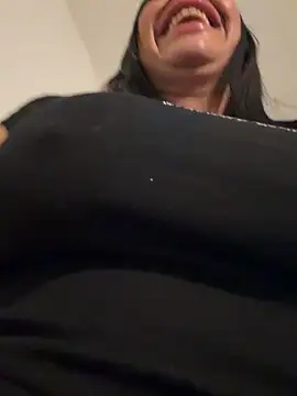 Snapshot of sweetxlayla chatting on April 10, 7:29 pm sweetxlayla online show from April 10, 7:29 pm