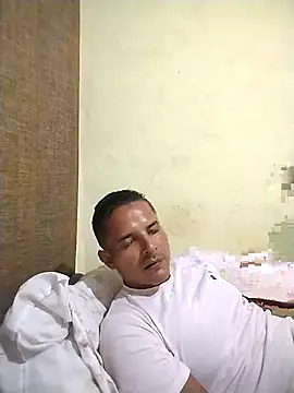 Snapshot of Gracho_25 chatting on February 2, 3:16 am Gracho 25 online show from February 2, 3:16 am