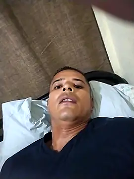 Snapshot of Gracho_25 chatting on March 18, 2:37 am Gracho 25 online show from March 18, 2:37 am