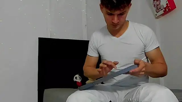 camilo model online show from May 16, 2:41 am
