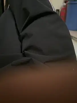 zxcvgf12300 online show from April 24, 10:18 am