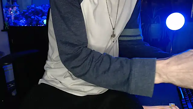 EspanolVato online show from March 12, 9:15 am