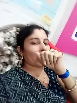 Hot ree85 online show from March 8, 5:33 am