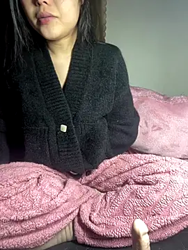 lealia699 online show from January 7, 8:28 am