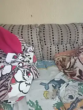Snapshot of Larissinha015 chatting on July 18, 4:55 pm Larissinha015 online show from July 18, 4:55 pm