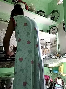 Night-Couple2 online show from April 16, 4:35 am