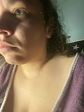 Snapshot of bellakay19 chatting on January 17, 4:22 pm bellakay19 online show from January 17, 4:22 pm