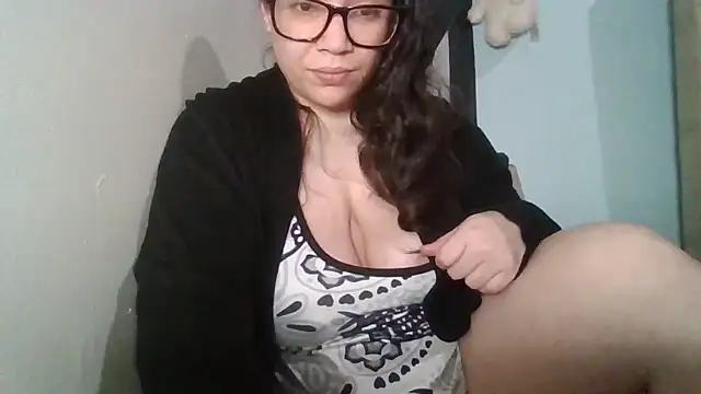 Snapshot of bellakay19 chatting on March 12, 7:42 pm bellakay19 online show from March 12, 7:42 pm