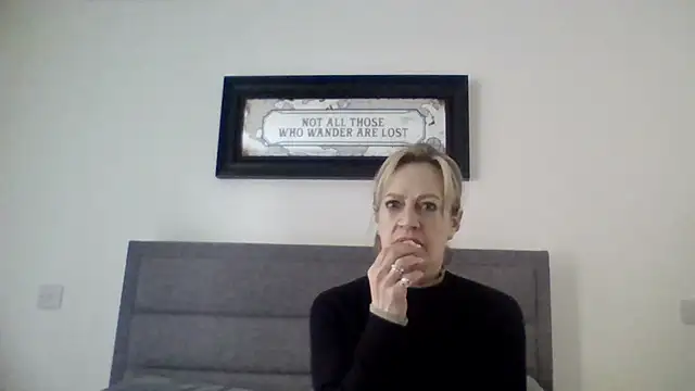 Milfshake227 online show from March 30, 5:25 pm