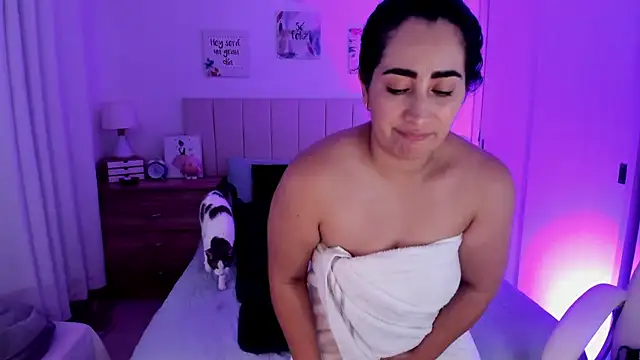 KiimDesire online show from April 14, 3:01 am