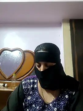 Snapshot of Tamilfathi chatting on January 13, 11:26 am Tamilfathi online show from January 13, 11:26 am