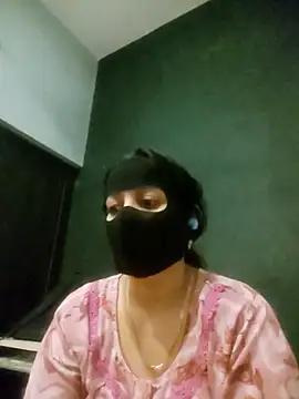 Snapshot of Tamilfathi chatting on February 8, 12:58 am Tamilfathi online show from February 8, 12:58 am