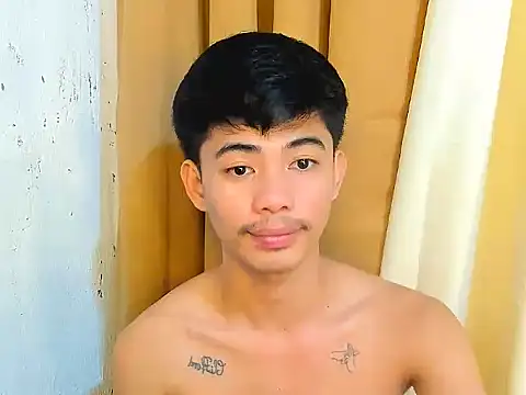 Snapshot of boynextdoor4uX chatting on January 8, 4:42 pm boynextdoor4uX online show from January 8, 4:42 pm