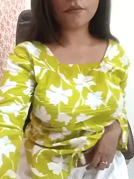 Hot Twinkle online show from April 2, 8:45 am