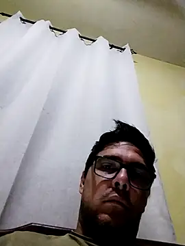 Snapshot of Erbst_Morni chatting on January 15, 11:04 am Erbst Morni online show from January 15, 11:04 am