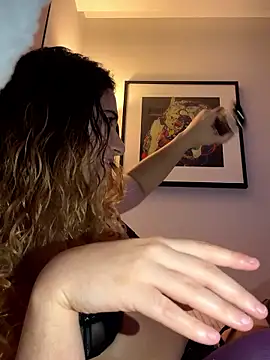 Snapshot of joanaguerreiru chatting on January 9, 12:13 am joanaguerreiru online show from January 9, 12:13 am