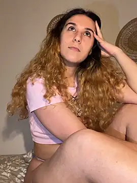 Snapshot of joanaguerreiru chatting on February 20, 12:29 am joanaguerreiru online show from February 20, 12:29 am