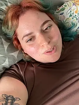 YourPrettyHazel online show from July 25, 4:15 pm