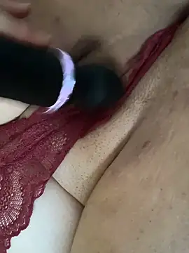 YourPrettyHazel online show from August 9, 1:38 pm