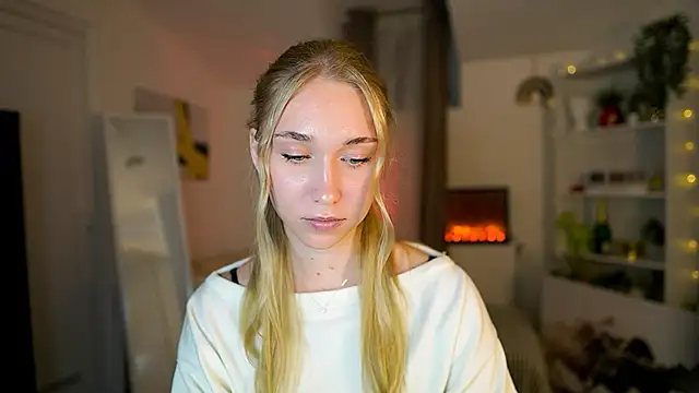 Snapshot of MilaBunny2000 chatting on January 8, 11:45 am MilaBunny2000 online show from January 8, 11:45 am