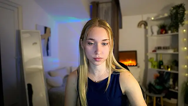 Snapshot of MilaBunny2000 chatting on January 14, 11:16 am MilaBunny2000 online show from January 14, 11:16 am