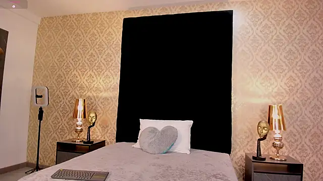 Snapshot of TanyaCastello chatting on February 4, 3:56 am TanyaCastello online show from February 4, 3:56 am