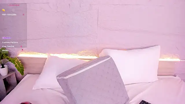 lanna 18  online show from January 7, 11:45 am