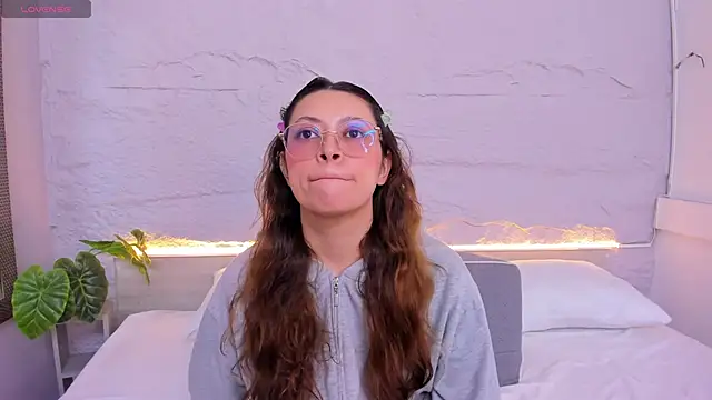 lanna 18  online show from February 26, 12:04 pm