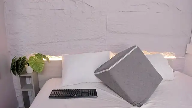 lanna 18  online show from March 27, 11:43 am