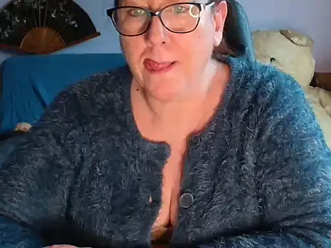 xmyriamx online show from February 14, 2:14 pm