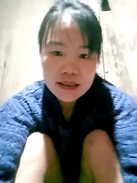 Snapshot of him220 chatting on February 4, 2:39 am him220 online show from February 4, 2:39 am